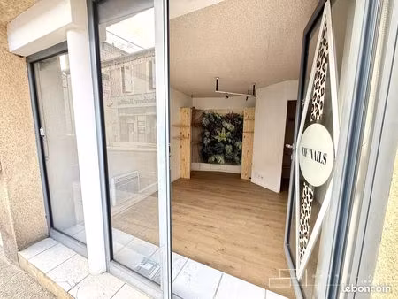 local commercial 13 m² auch