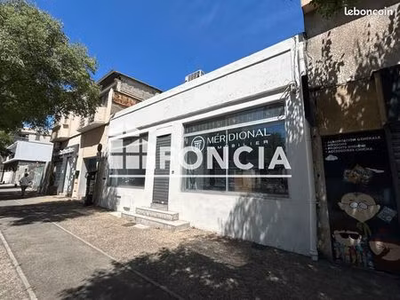 local commercial 61 m²