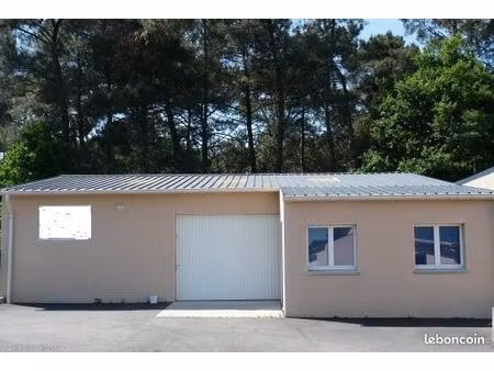 local professionnel de 120 m2 ploeren