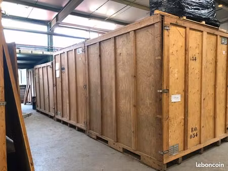 location box de stockage ou container maritime / garde meubles