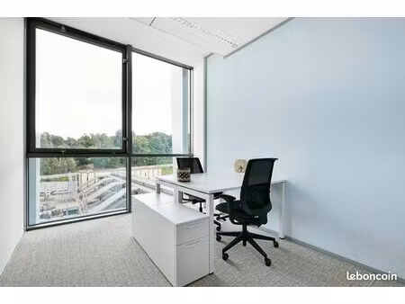 bureau privé à louer pour 2 personnes à stop & work versailles chantier