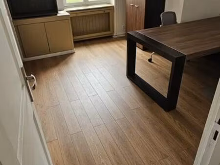 à louer – local professionnel/commercial – montfort l’amaury (78490). 27 m² avec espaces c