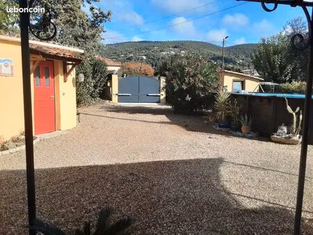 maison 107 m2 de plain pied sur 750 m2 de terrain plat