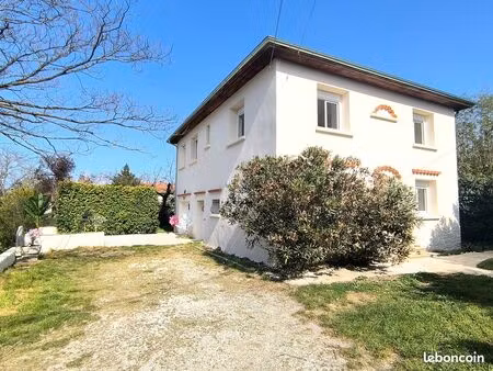 ? maison de 151m² rénovée avec terrain de 920m²
