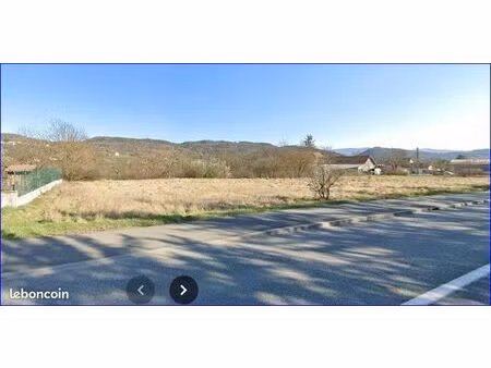 terrains constructibles de 1 830 m2 chacun