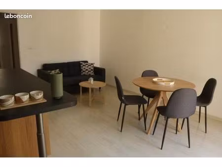 location t3 meublé - 58 m2 + place de parking sécurisée + balcon - jardins de la fontaine