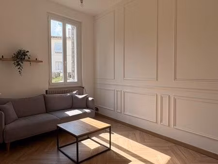 magnifique t3 meublé entièrement rénové