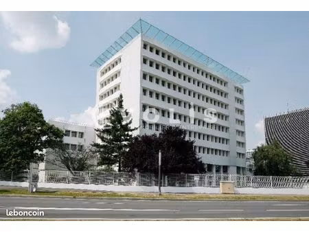 bureau 3 581 m²