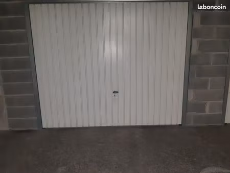 garage box sécurisée proche gare