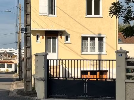maison individuelle de ville proches de toutes commodités