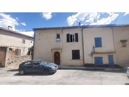 maison de village 3 pièces 90 m²