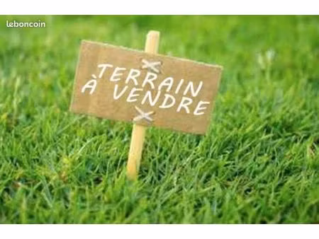 terrain 906 m² auros