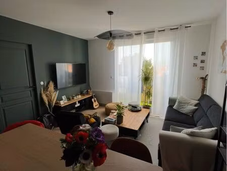 appartement t2 avec balcon  1 garage + 1 place de parking