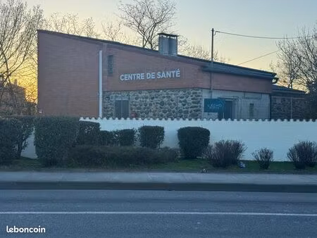 bureau à louer dans centre de santé