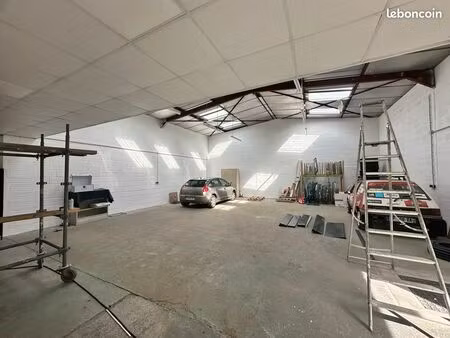 local de stockage / activité de 156 m² – charges incluses