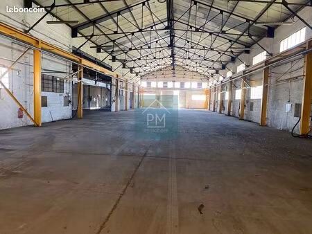 local 1800 m² roye