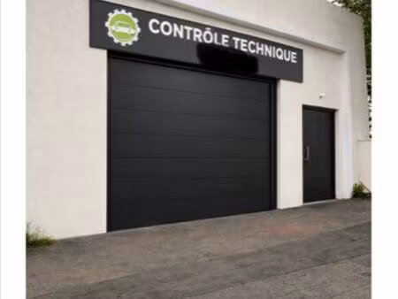 local 225 m2 à louer avenue des aureats