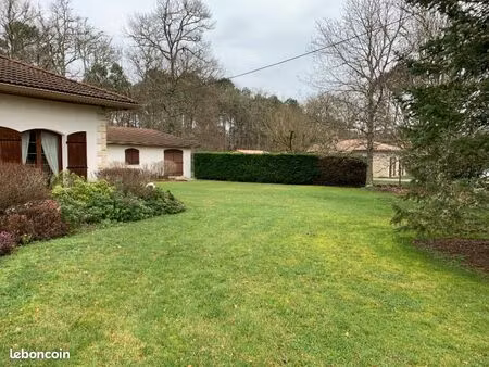 terrain 470 m² abzac
