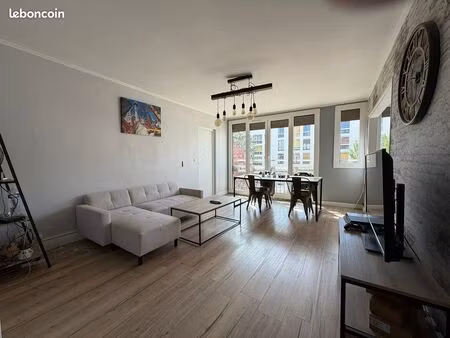 appartement meublé 92m² – 1 chambre dispo