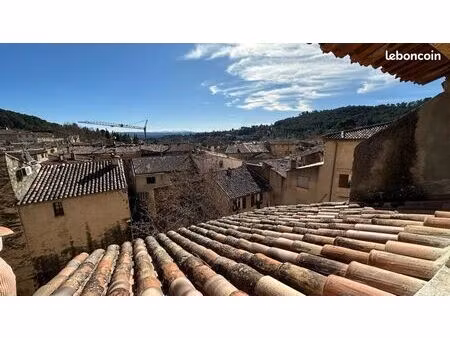 vends pièces de 59 m² à cotignac