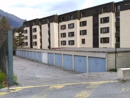 garage à louer