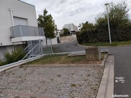 parking vente urgent