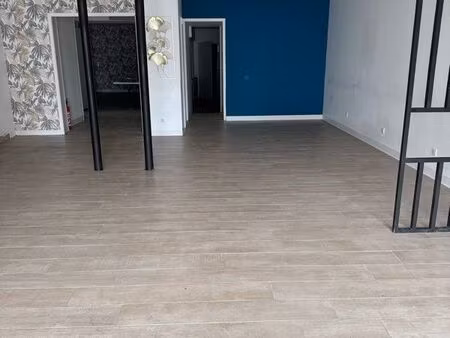 local commercial 145m2