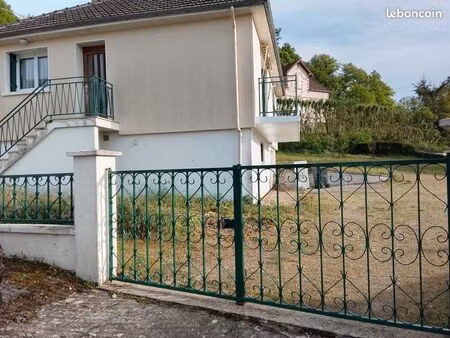location maison 2 chambres à ravières - calme et pratique