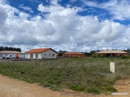 terrain 555 m² salaunes