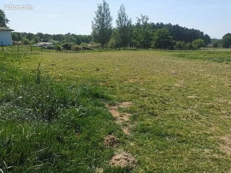 terrain 1 230 m² coimeres