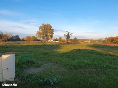 terrain 825 m² maransin