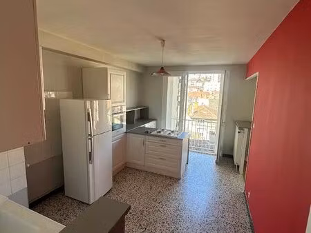appartement refait a neuf avec ascenceur