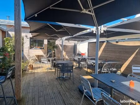 ensemble immobilier- maison principale et local commercial