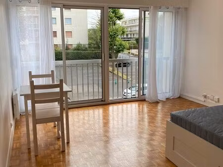 studio 28 m² très clair