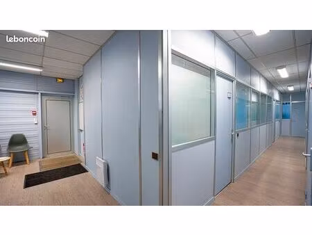 bureau à louer / bureau en location / 33 m² / 335 euros / site gardienné