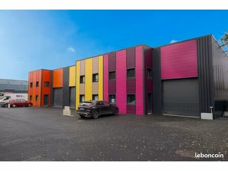 box d'activité à louer / local d'activité à louer / dépot et entrepôt d'activitéà louer / 