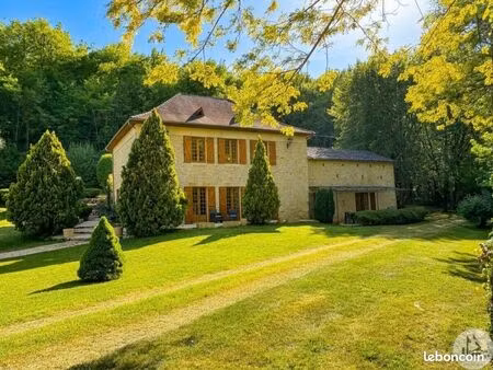 maison 7 pièces 250 m²