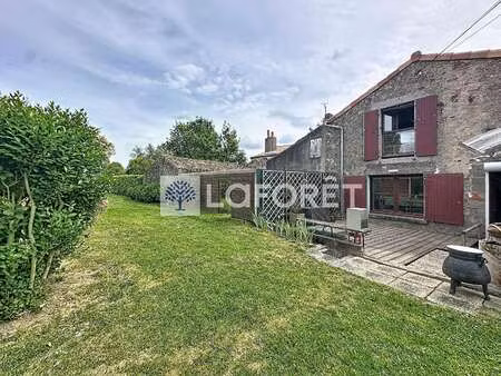 vente maison à bressuire (79300) : à vendre / 195m² bressuire
