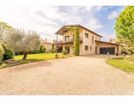 villa de luxe à vendre à chazay-d'azergues