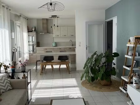 à vendre t4 82m2 - 3 chambres - balcon + garage
