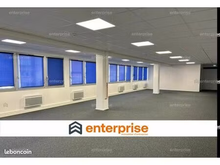 bureaux 920 m²