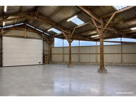 local entrepot hangar