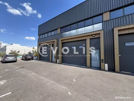 local d'activité 134 m²