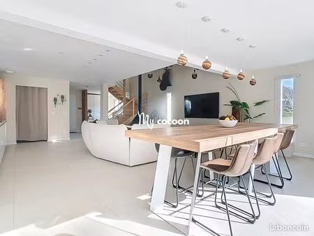 maison 5 pièces 144 m²