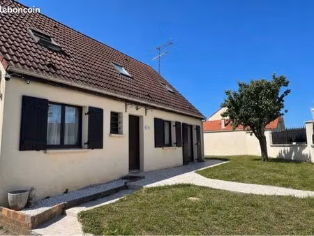 maison familiale 4 chambres-beaux volumes-jardin