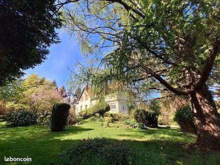 propriété 10 pièces 288 m²