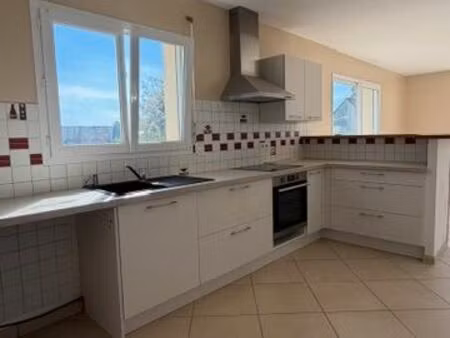 maison 5 chambres 5 mn carhaix