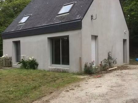 maison  3 chambres et 1 bureau  à 2km de lesneven  à louer à l'année