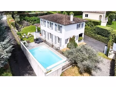 maison de luxe à vendre dans le quartier centre et sud est