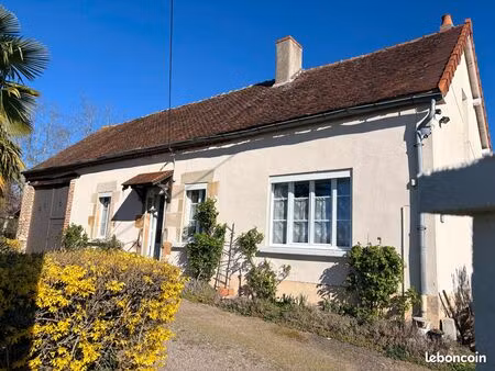 maison avec dépendances + grand terrain - beau potentiel